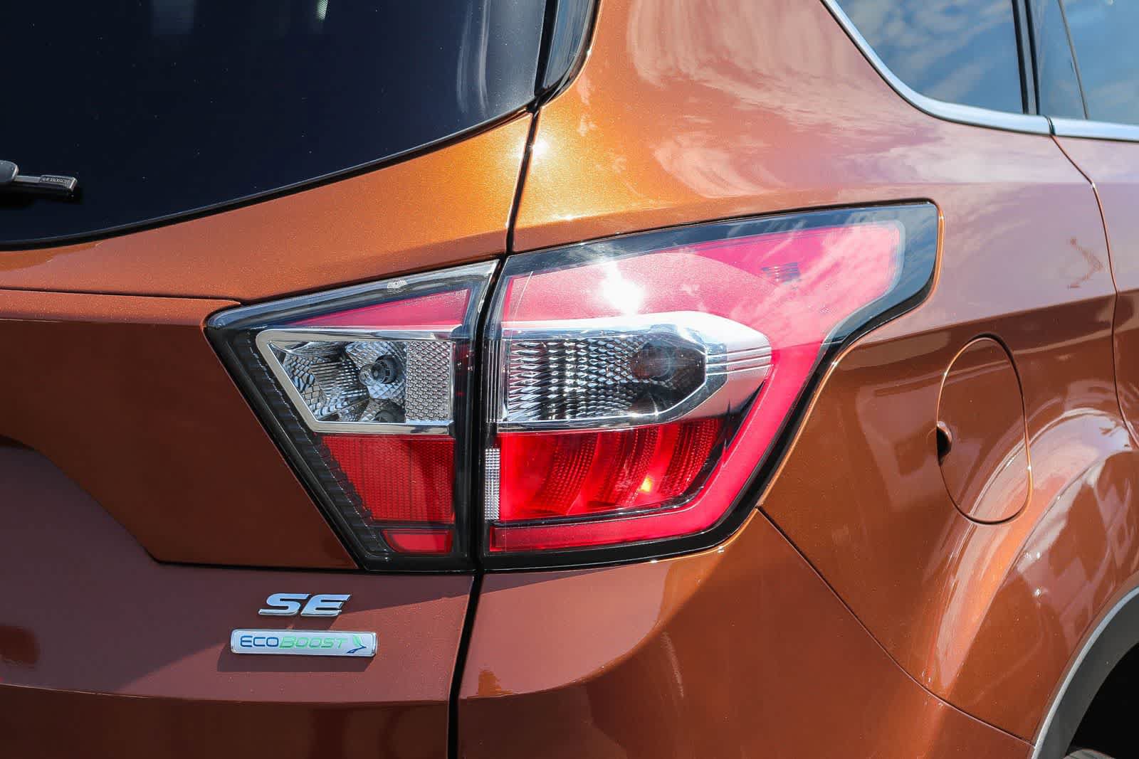 Used 2017 Ford Escape SE w/ Equipment Group 201A FWD image 7