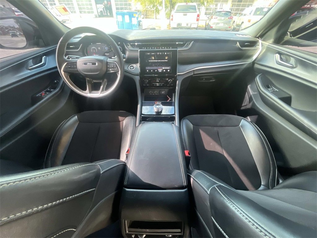 Used 2023 Jeep Grand Cherokee Altitude image 18