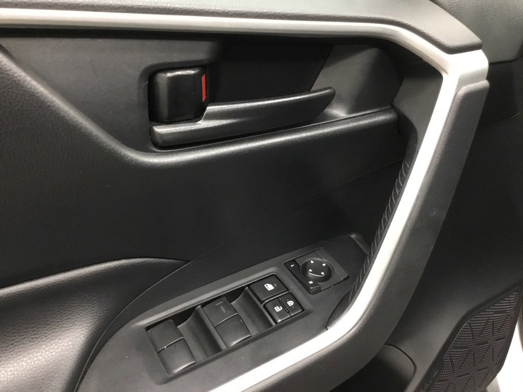 Used 2019 Toyota RAV4 LE w/ All Weather Liner Package AWD/4WD image 7
