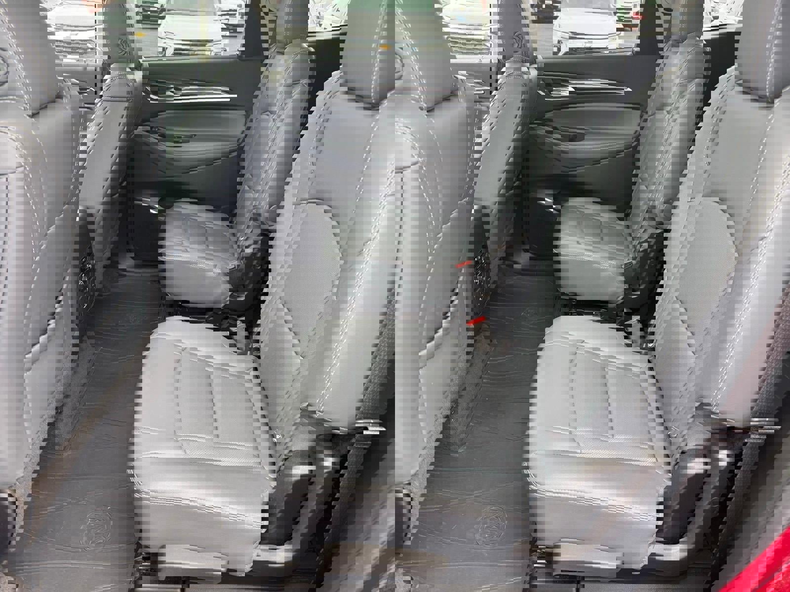 Used 2019 Buick Enclave Essence image 7