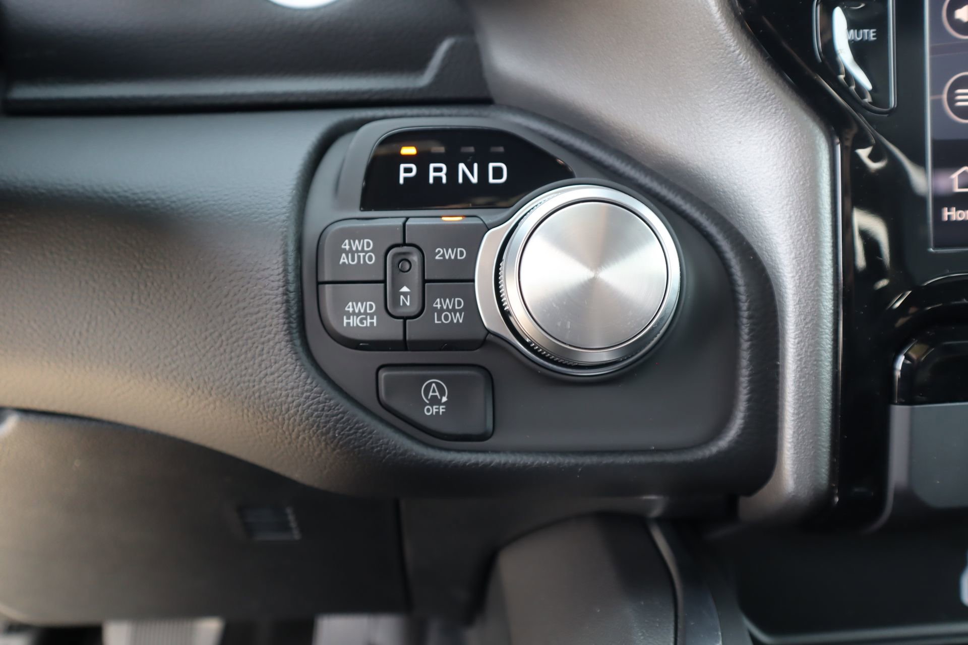 New 2026 RAM 1500 Laramie AWD/4WD image 9