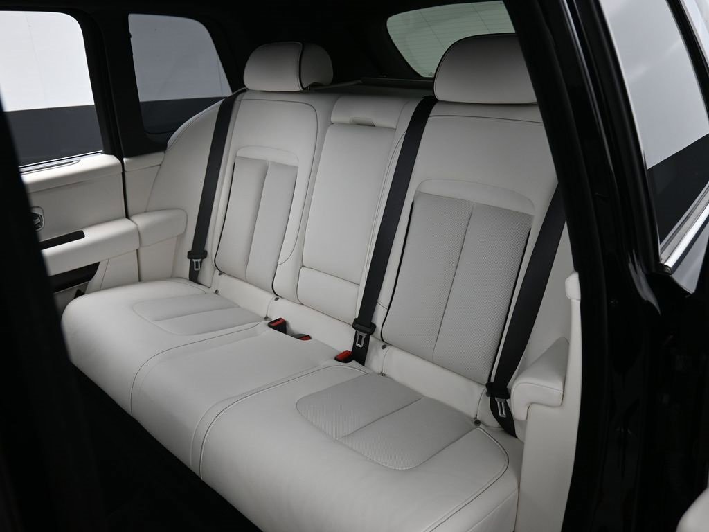 Used 2022 Rolls-Royce Cullinan image 26