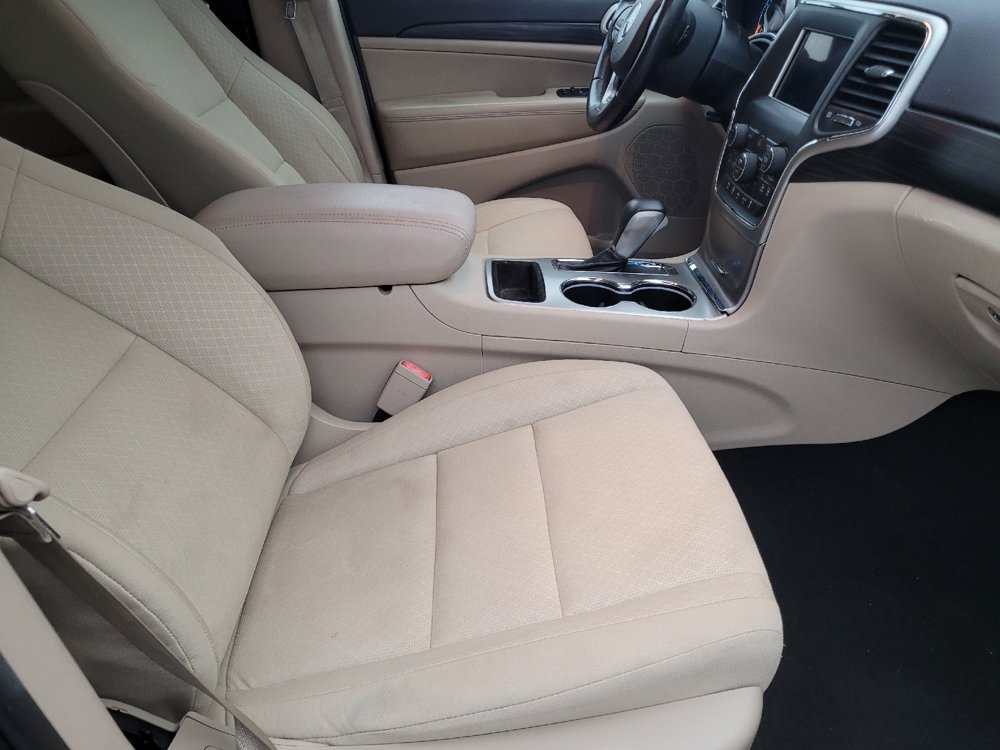 Used 2019 Jeep Grand Cherokee Laredo AWD/4WD image 21