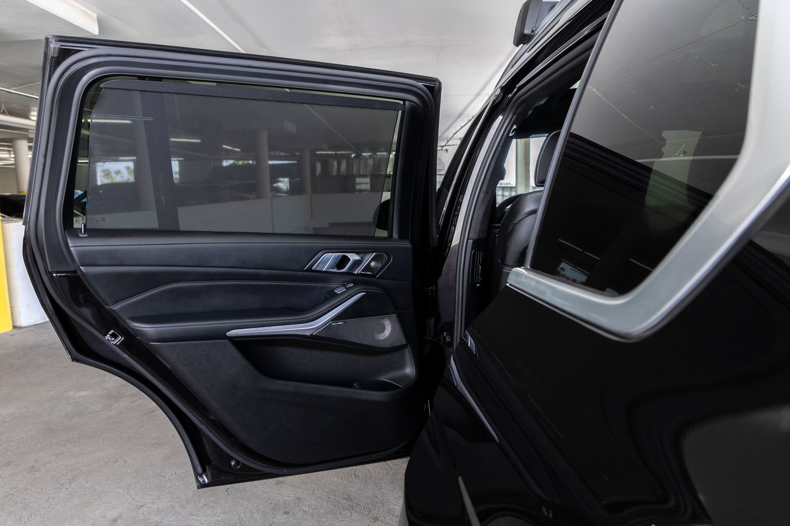 Used 2023 BMW ALPINA XB7 AWD/4WD image 27