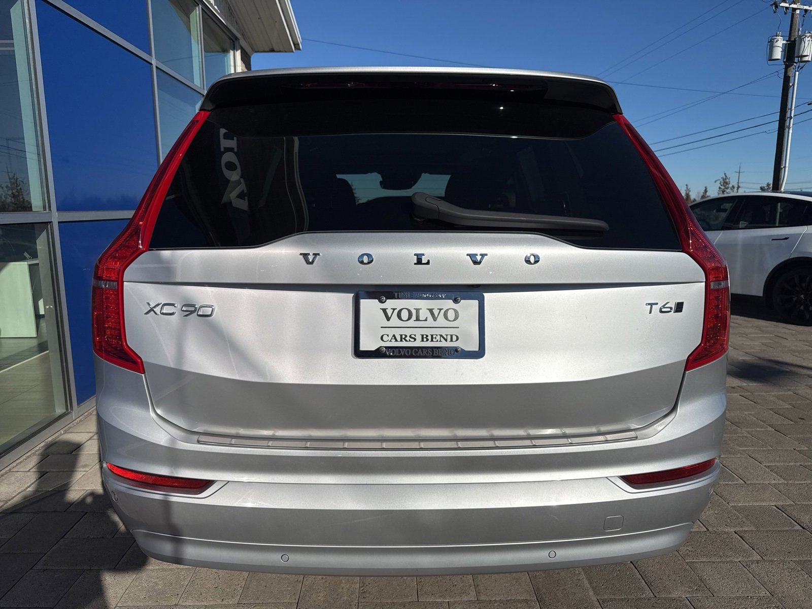 Used 2022 Volvo XC90 T6 Momentum w/ Advanced Package image 5