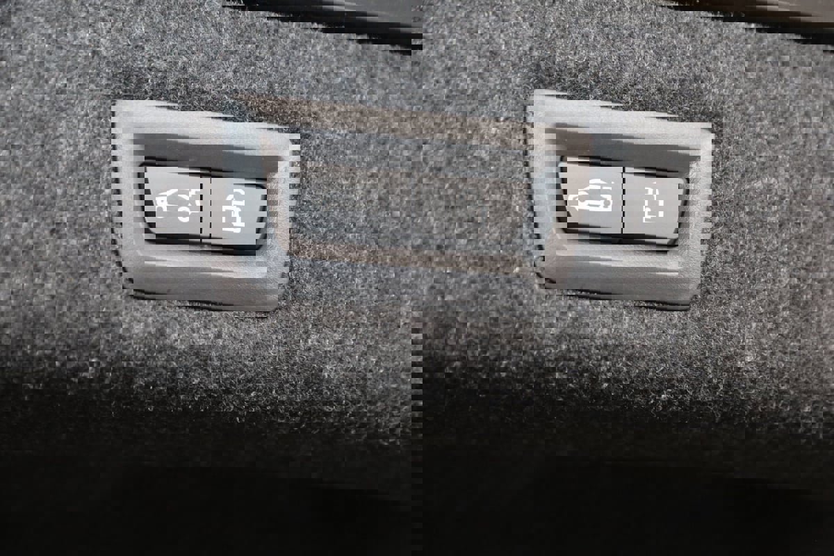 Used 2023 BMW M550i xDrive image 63