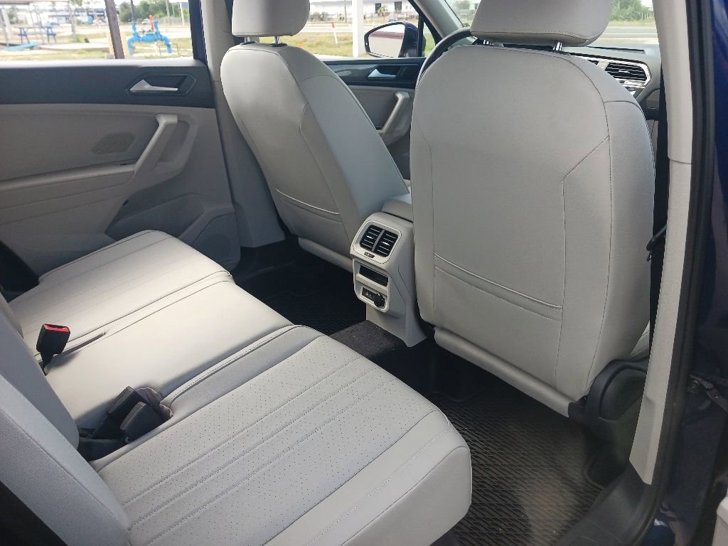 Used 2022 Volkswagen Tiguan SE AWD/4WD image 19