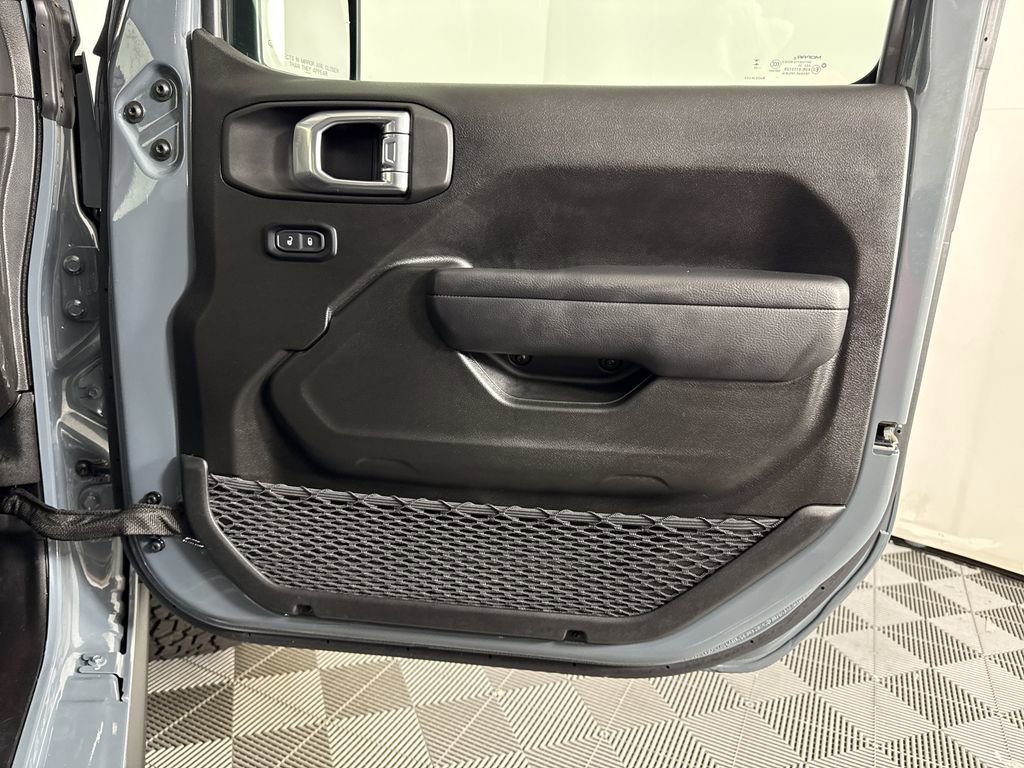 Used 2024 Jeep Gladiator Rubicon w/ Convenience Group image 12