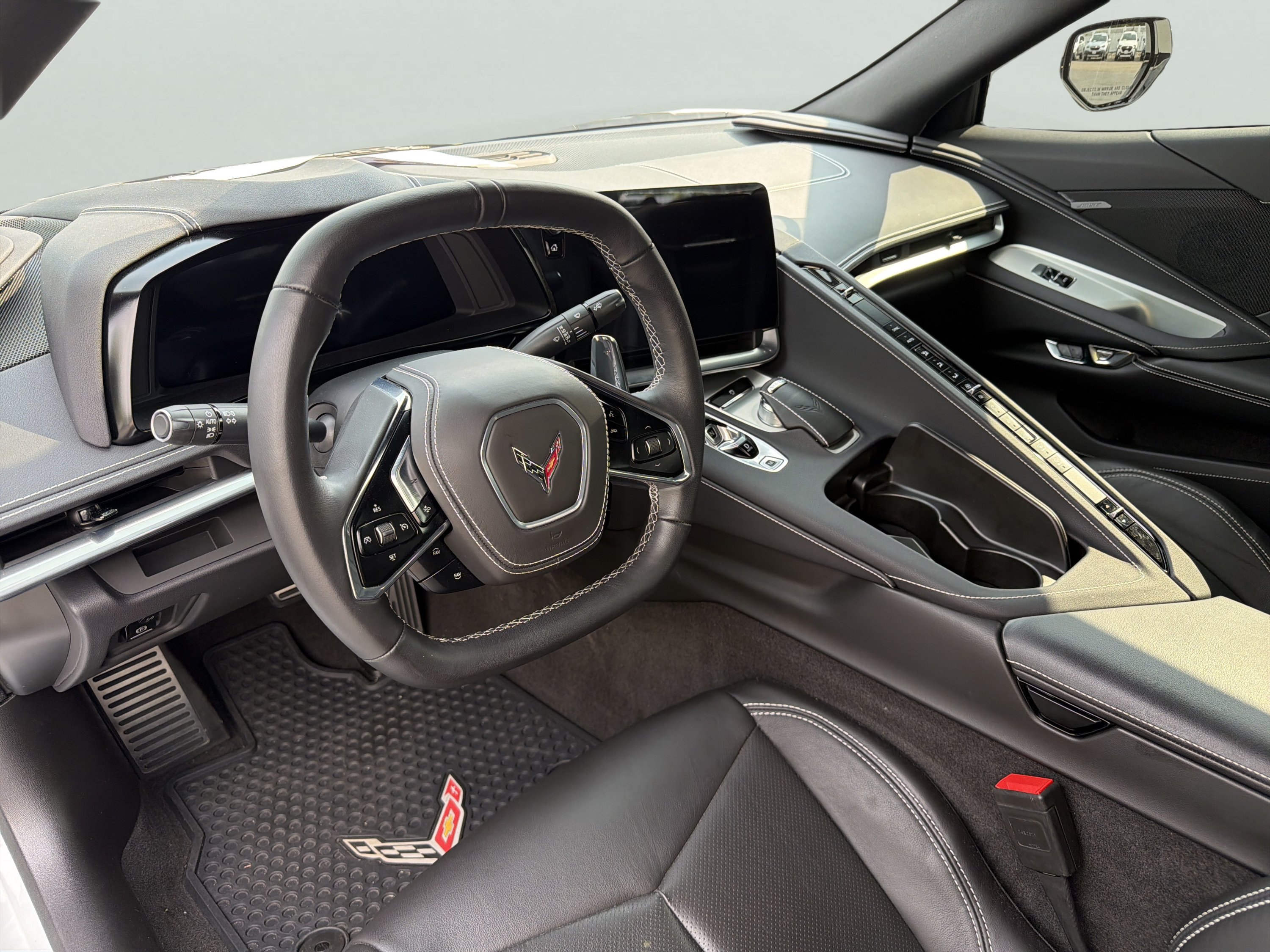 Used 2025 Chevrolet Corvette Stingray Coupe RWD image 14