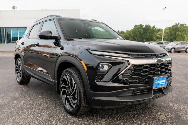 Used 2026 Chevrolet TrailBlazer RS w/ Convenience Package AWD/4WD image 3