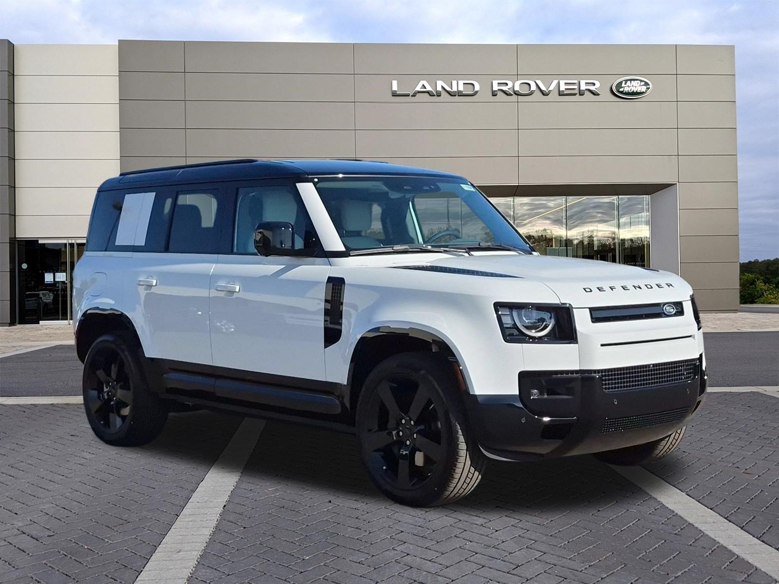 New 2026 Land Rover Defender 110 X-Dynamic SE AWD/4WD image 3