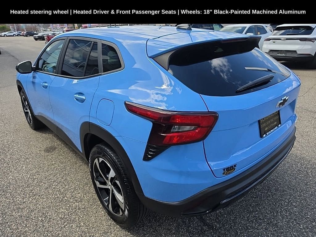 Used 2024 Chevrolet Trax RS w/ Sunroof Package image 5