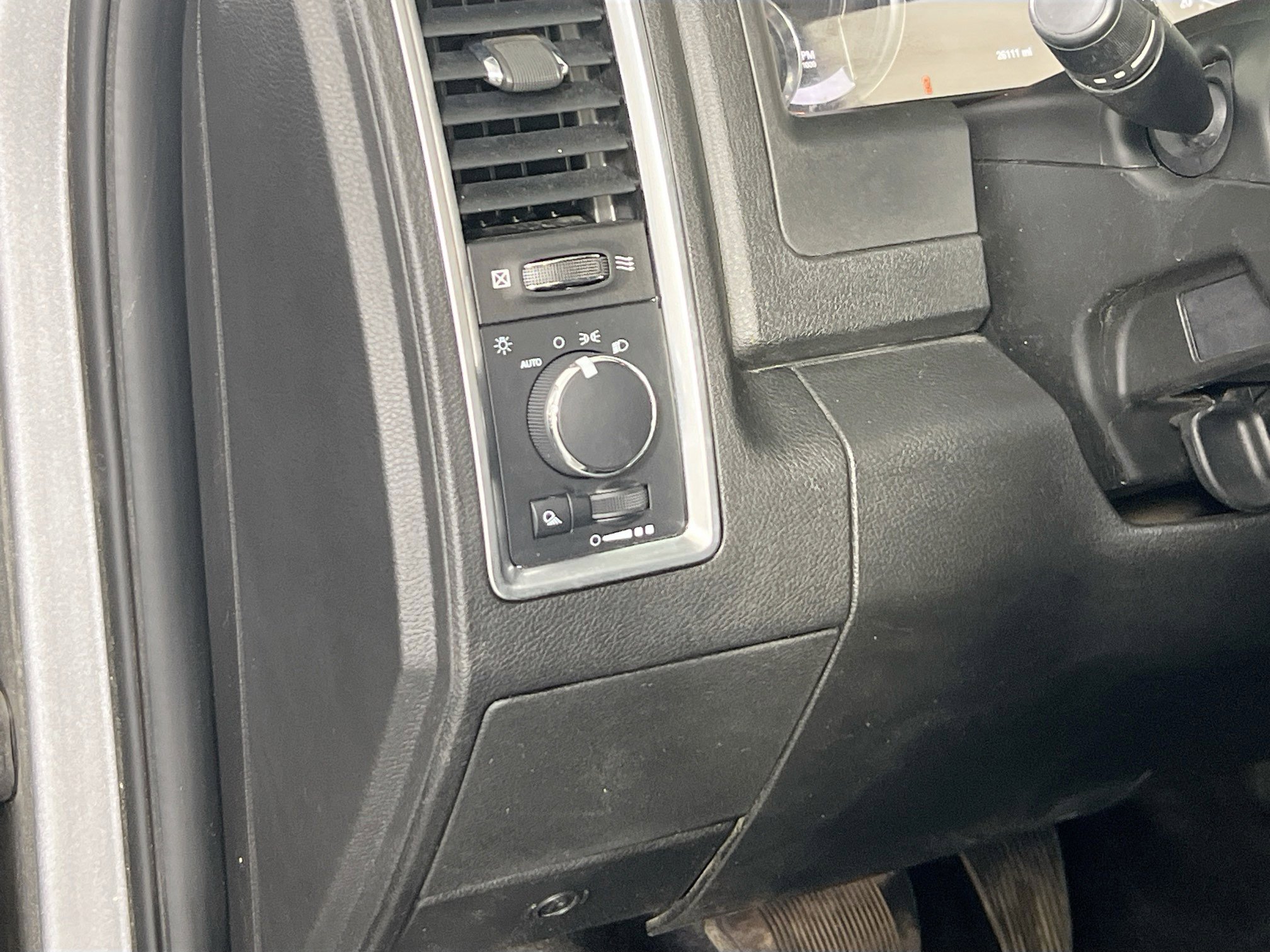 Used 2022 RAM 1500 Classic Warlock w/ Electronics Group AWD/4WD image 10