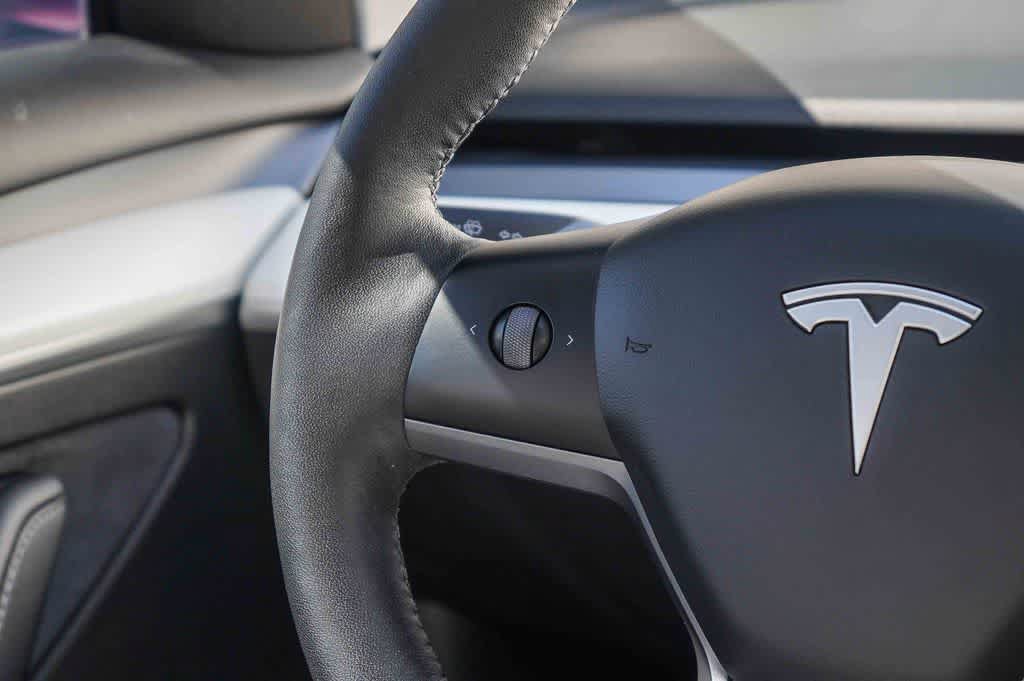 Used 2022 Tesla Model 3 Long Range AWD/4WD image 16