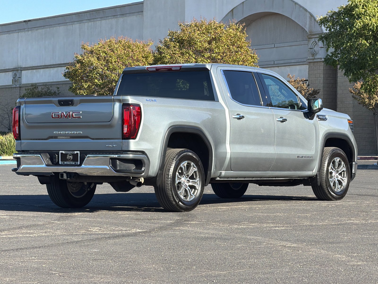 Used 2026 GMC Sierra 1500 SLT AWD/4WD image 4