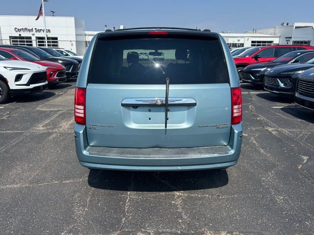 Used 2009 Chrysler Town & Country Limited w/ Entertainment Group #3 image 6