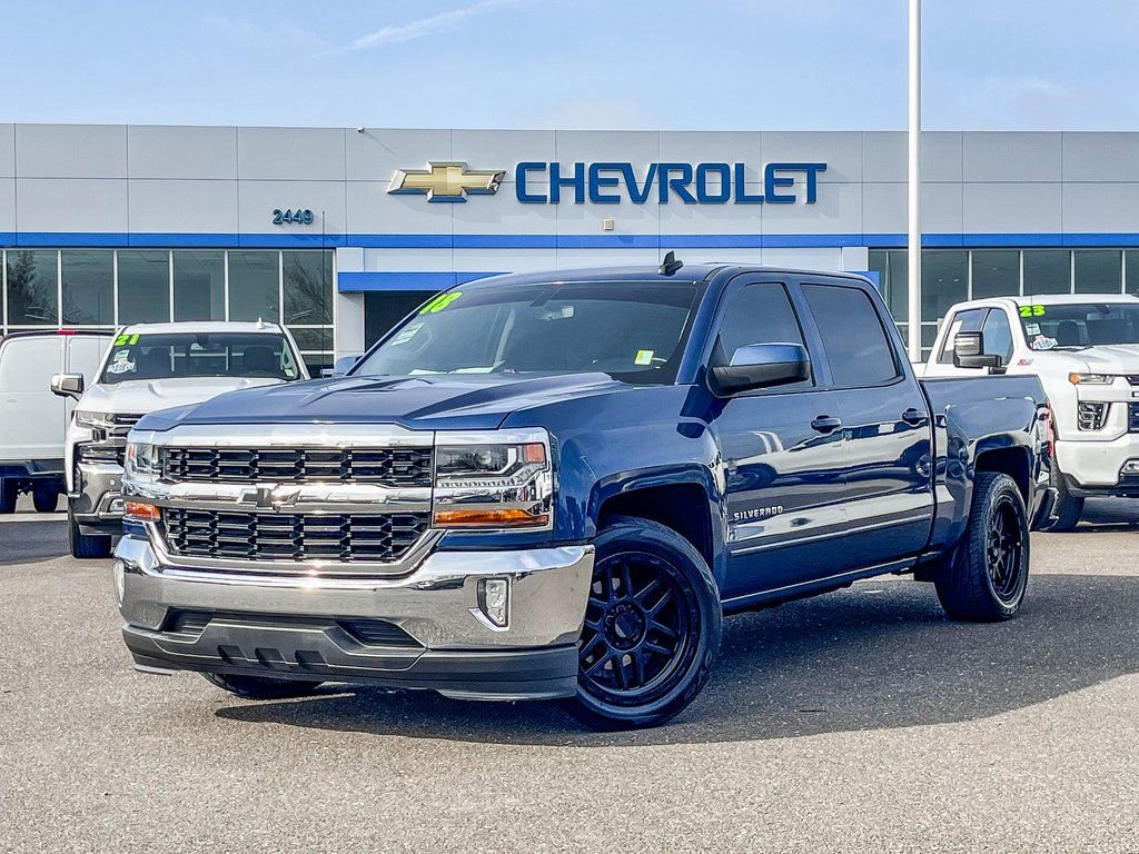 Used 2018 Chevrolet Silverado 1500 LT w/ All Star Edition image 12