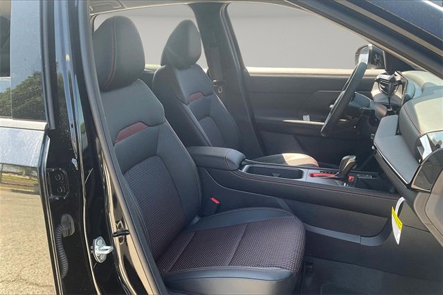 New 2025 Nissan Kicks SR image 10