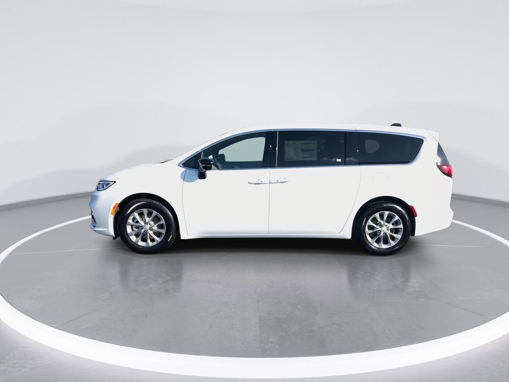 New 2026 Chrysler Pacifica Limited w/ Uconnect Theater Family Group FWD image 5