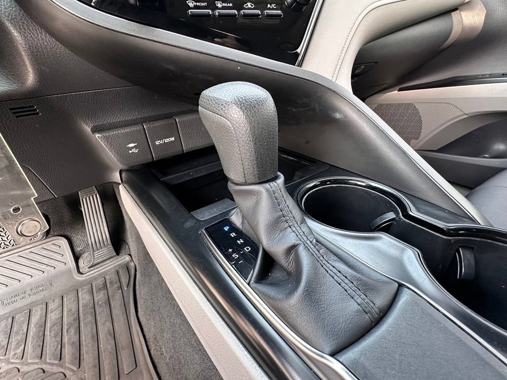 Used 2019 Toyota Camry LE FWD image 34