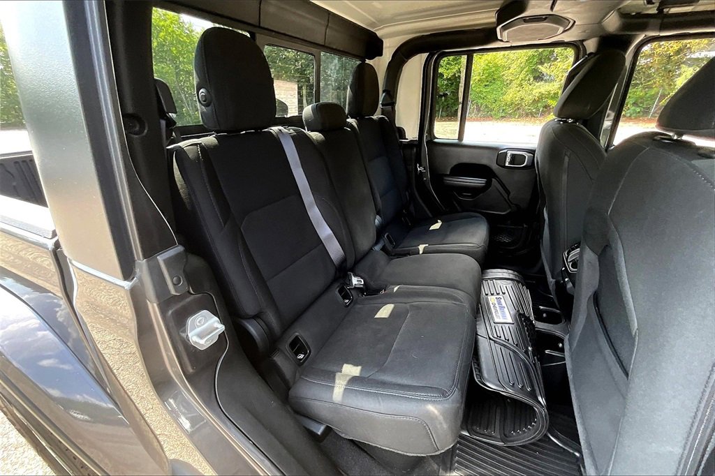 Used 2021 Jeep Gladiator Overland image 23