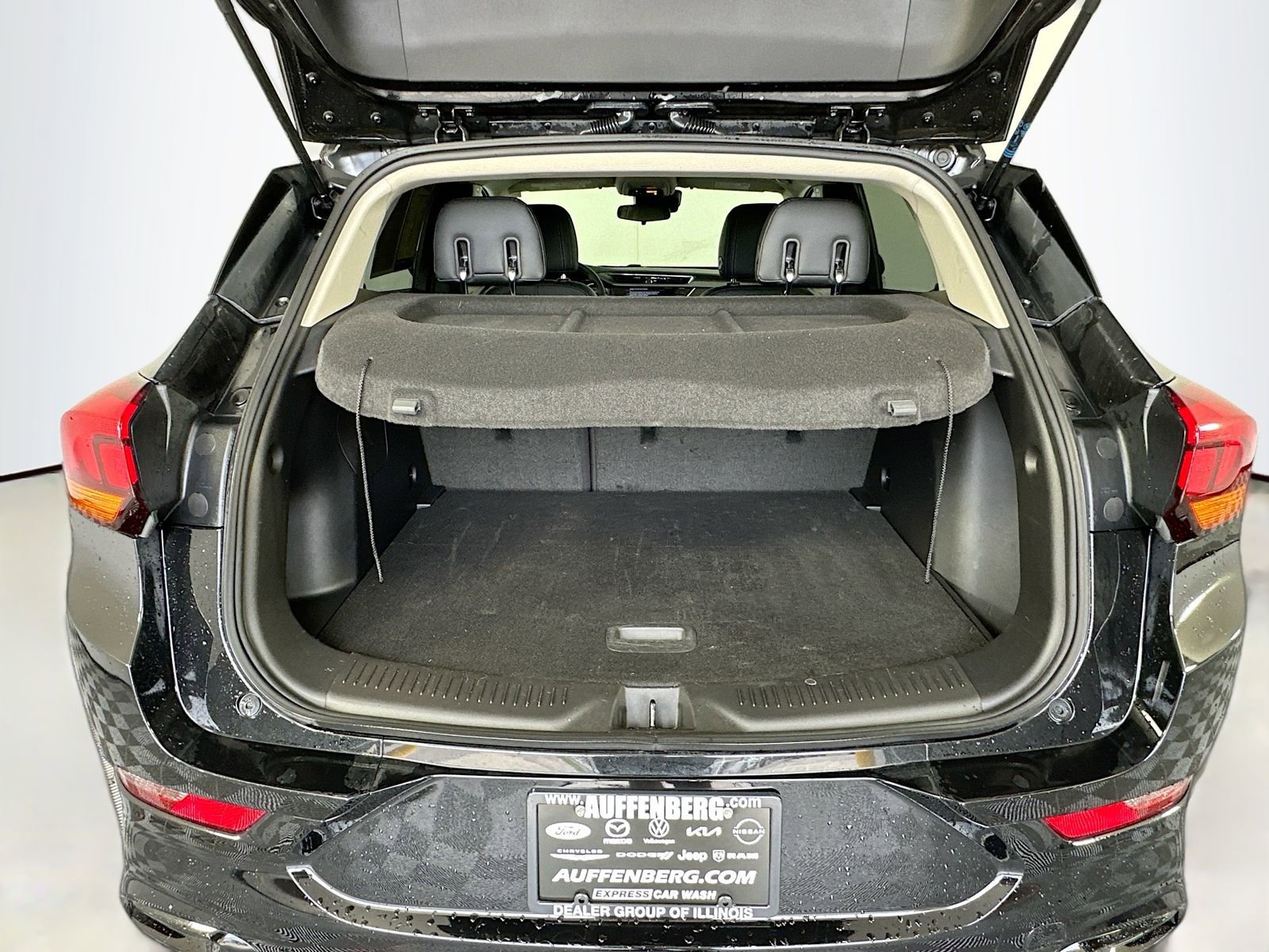 Used 2023 Buick Encore GX Preferred w/ Sport Touring Package FWD image 23