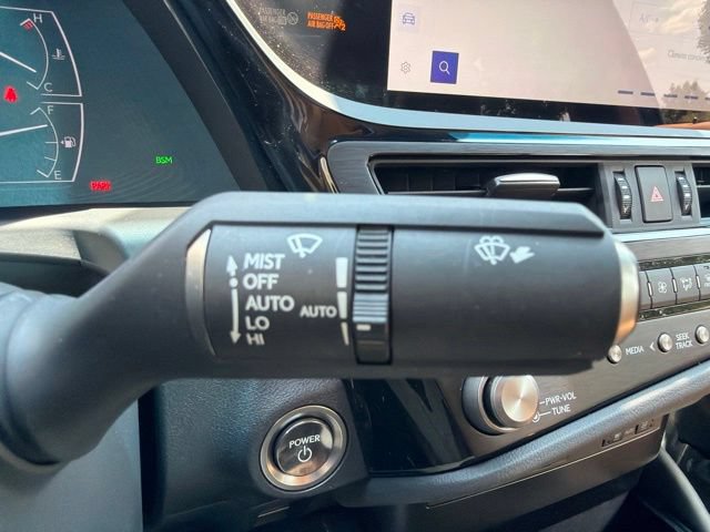 Used 2025 Lexus ES 300h F Sport w/ Accessory Package (Z1) FWD image 23