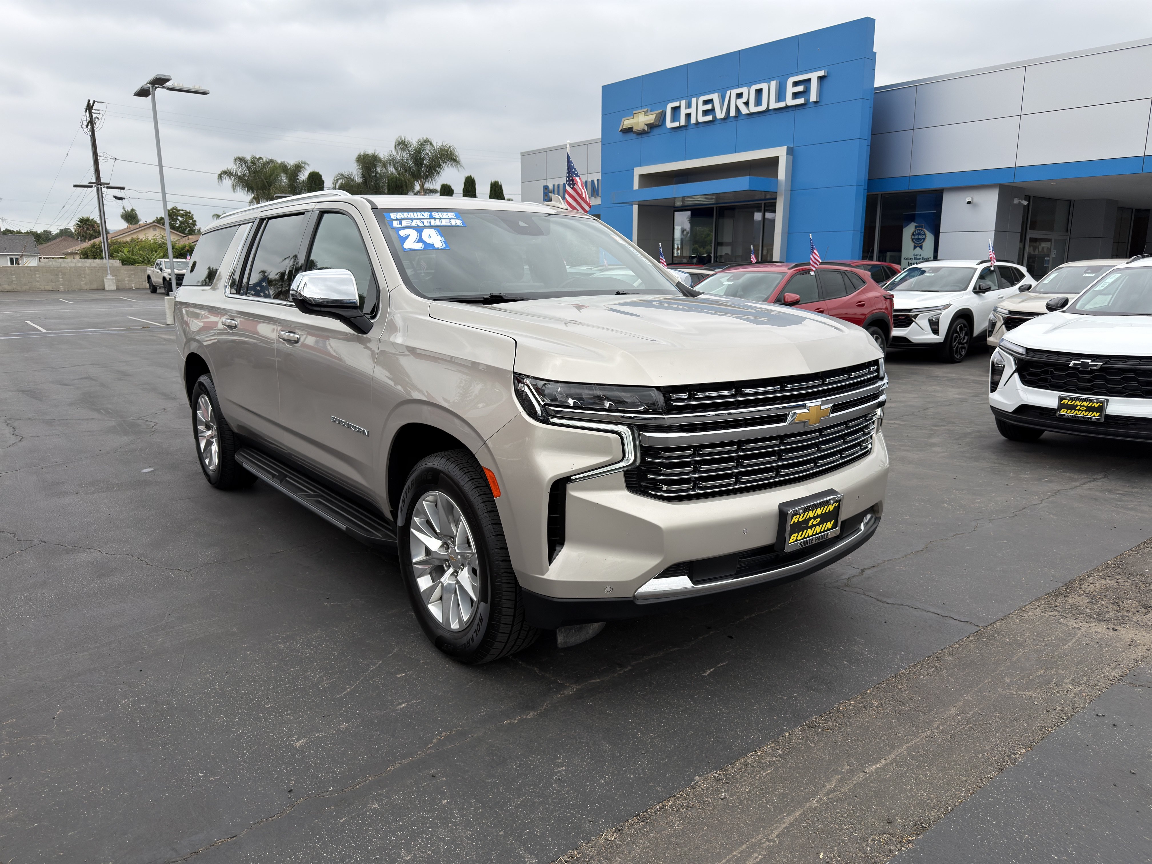 Used 2024 Chevrolet Suburban Premier AWD/4WD image 2