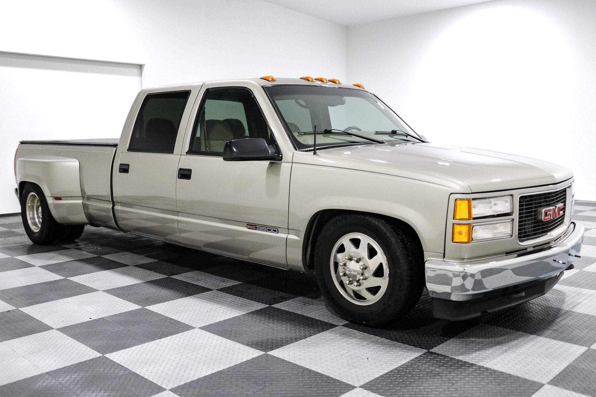 Used 2000 GMC Sierra 3500 2WD Crew Cab w/ SLE Marketing Option Pkg 3 image 1
