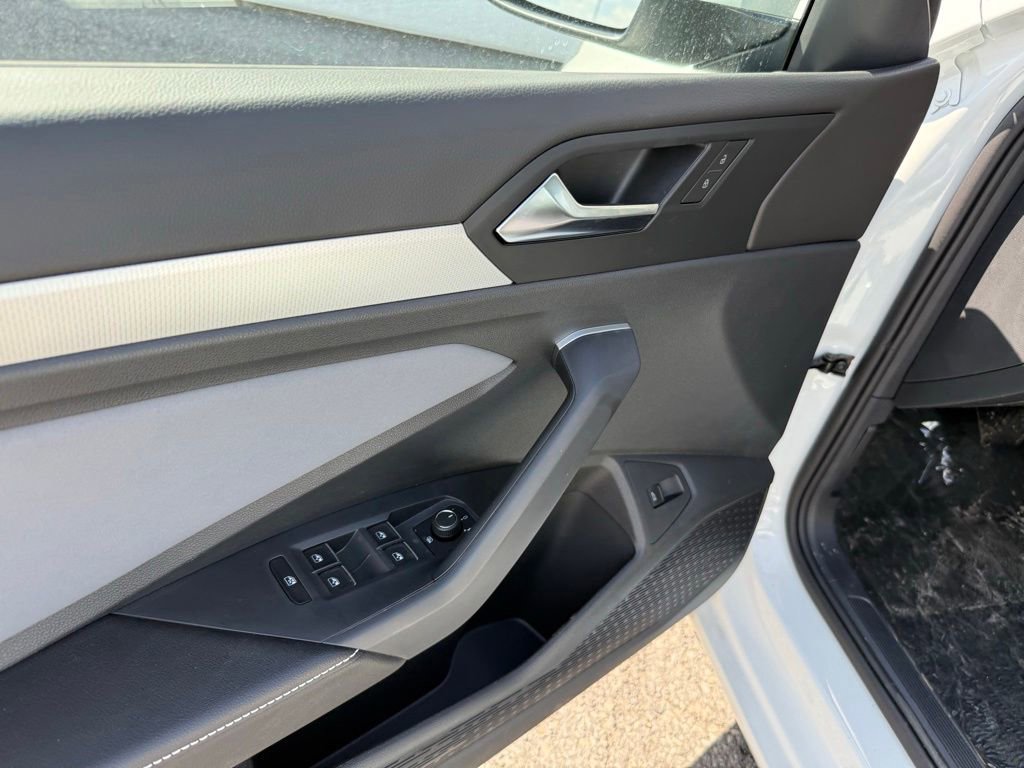New 2026 Volkswagen Jetta SE FWD image 16