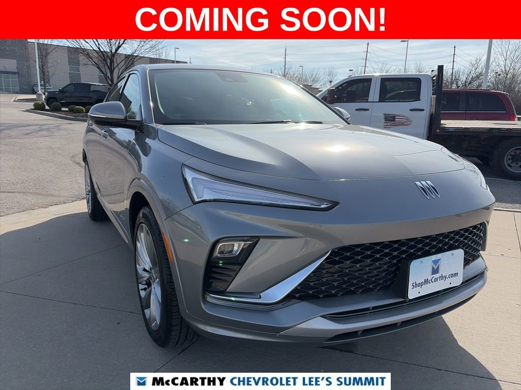 Used 2025 Buick Envista Avenir image 2