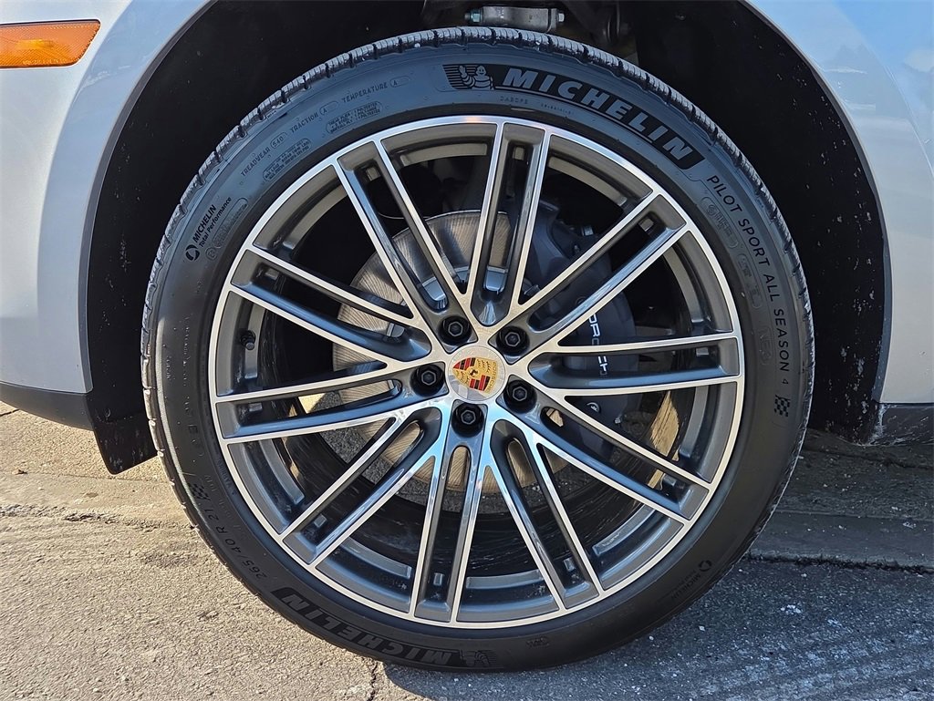 New 2026 Porsche Macan image 24