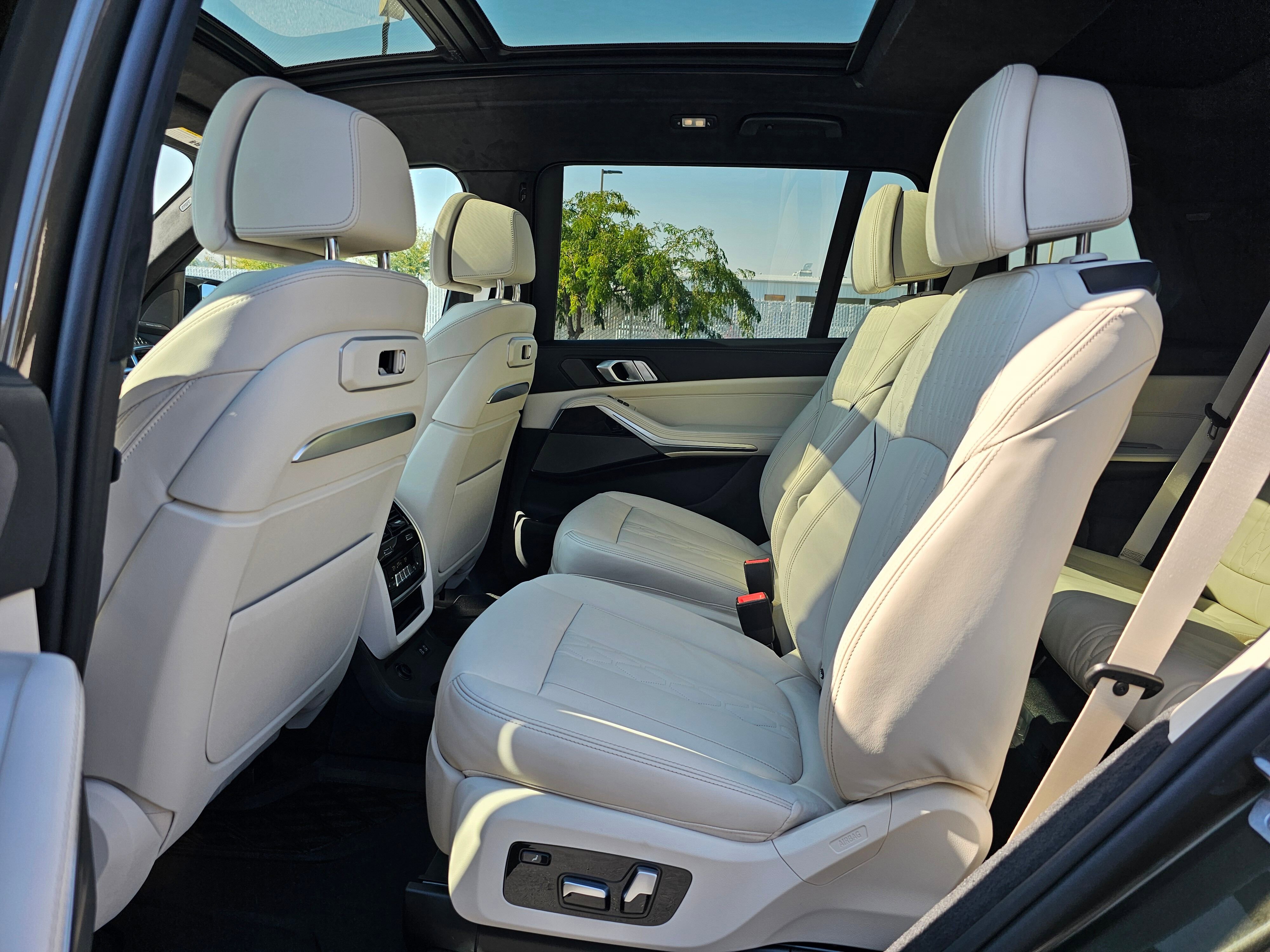 New 2026 BMW X7 M60i image 12