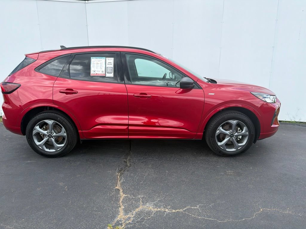 Used 2024 Ford Escape ST-Line w/ Tech Pack #1 AWD/4WD image 2