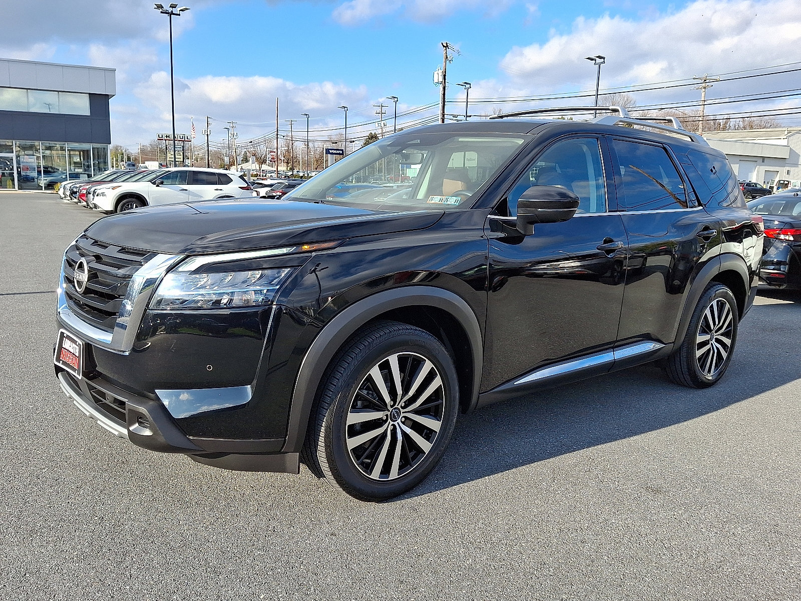 Certified 2023 Nissan Pathfinder Platinum w/ Cargo Package image 3
