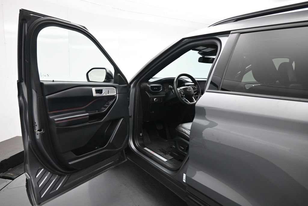 Certified 2022 Ford Explorer ST-Line w/ Class IV Trailer Tow Package AWD/4WD image 9