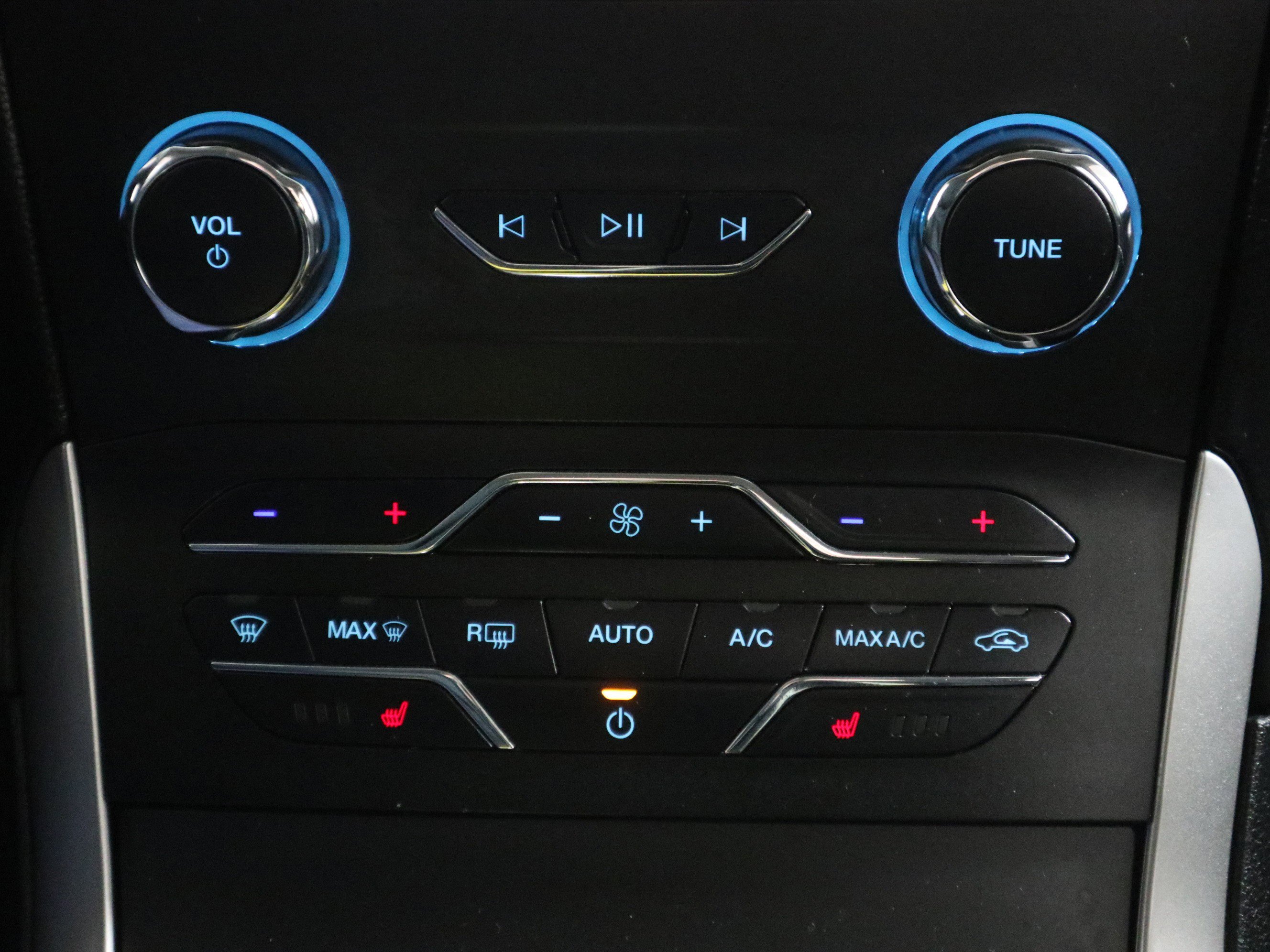 Used 2020 Ford Edge SEL image 26