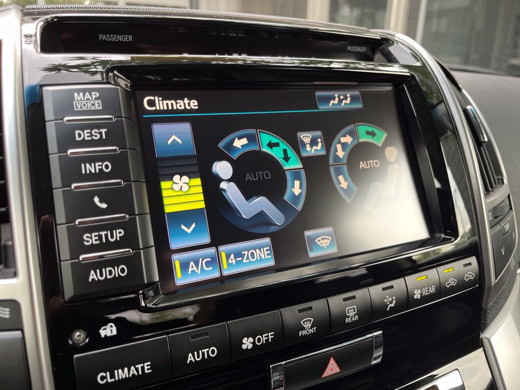 Used 2014 Toyota Land Cruiser AWD/4WD image 30