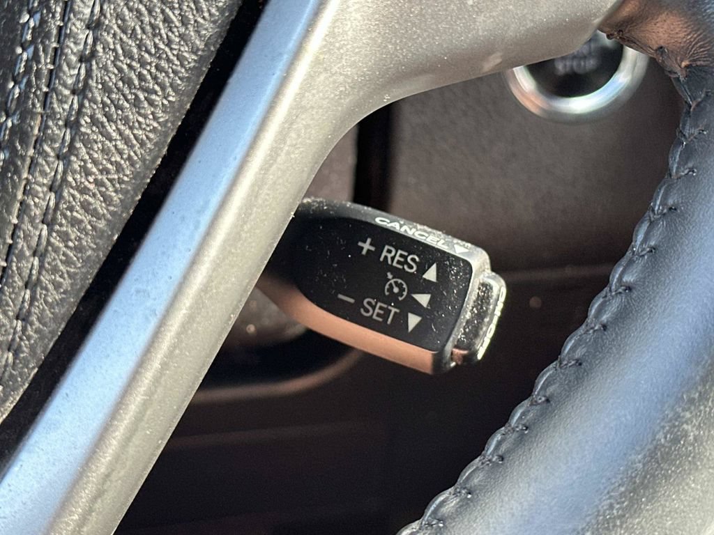 Used 2016 Toyota Highlander XLE FWD image 31