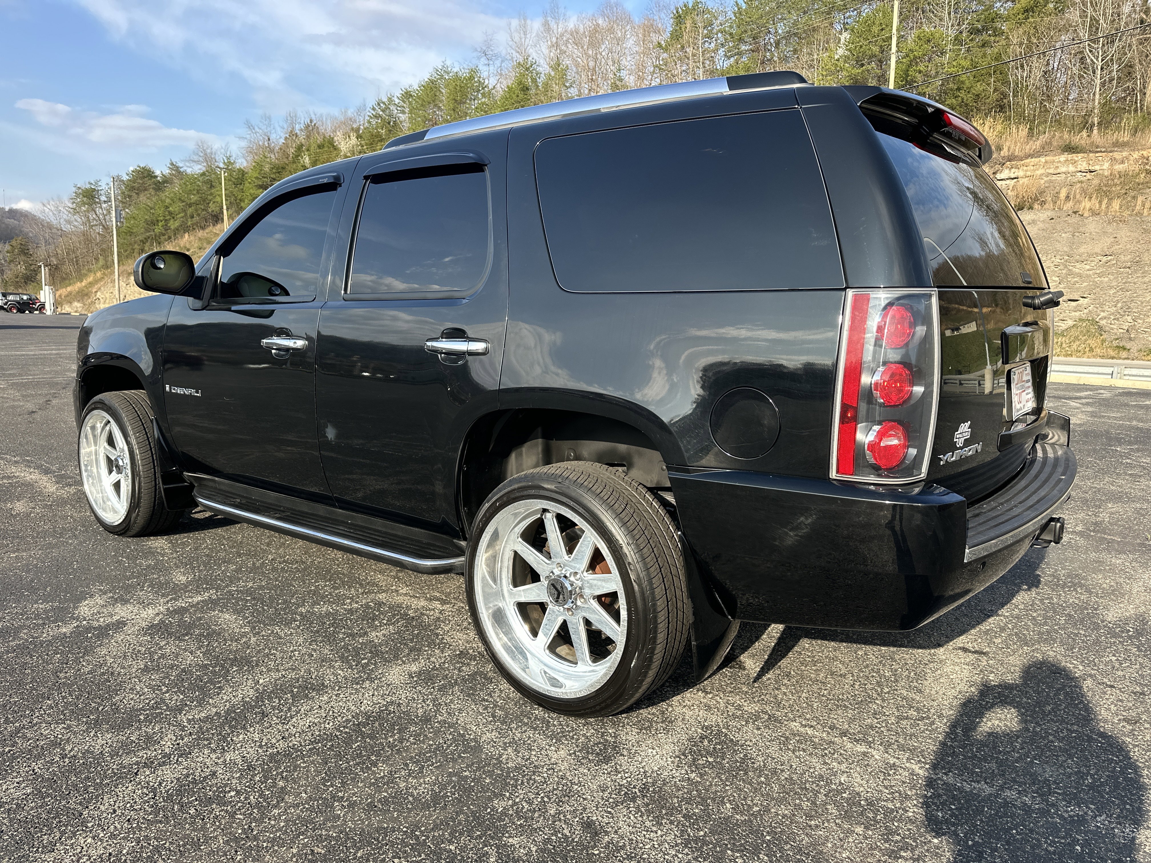 Used 2007 GMC Yukon Denali image 9