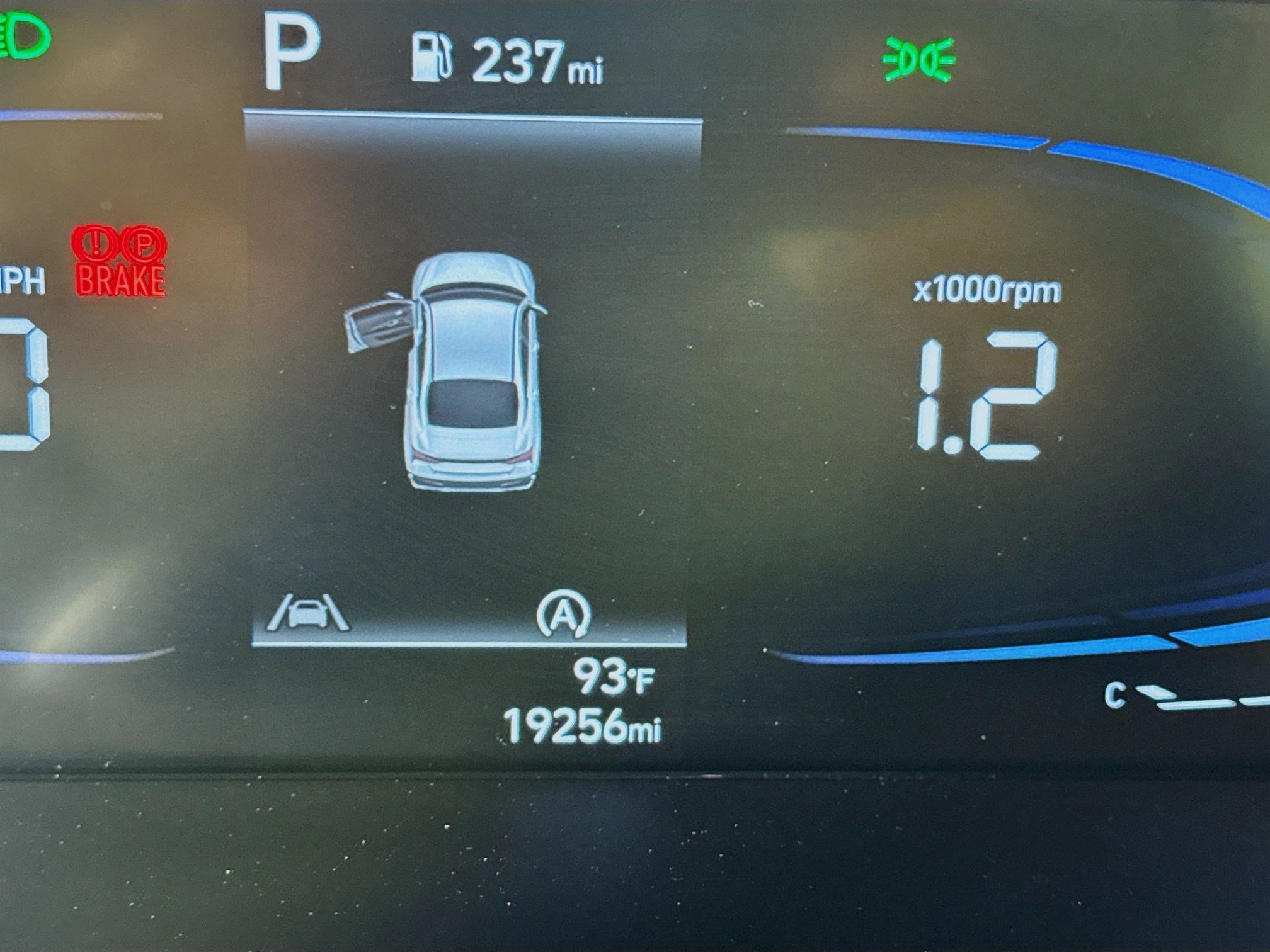 Used 2025 Hyundai Elantra SE image 16