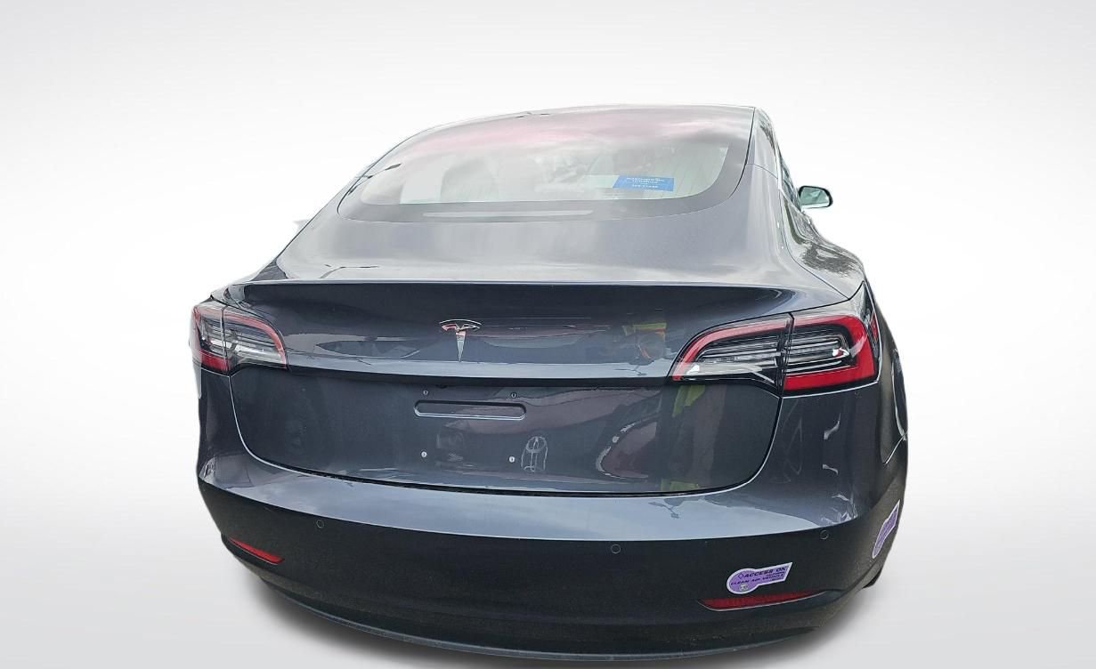 Used 2018 Tesla Model 3 Mid Range image 9