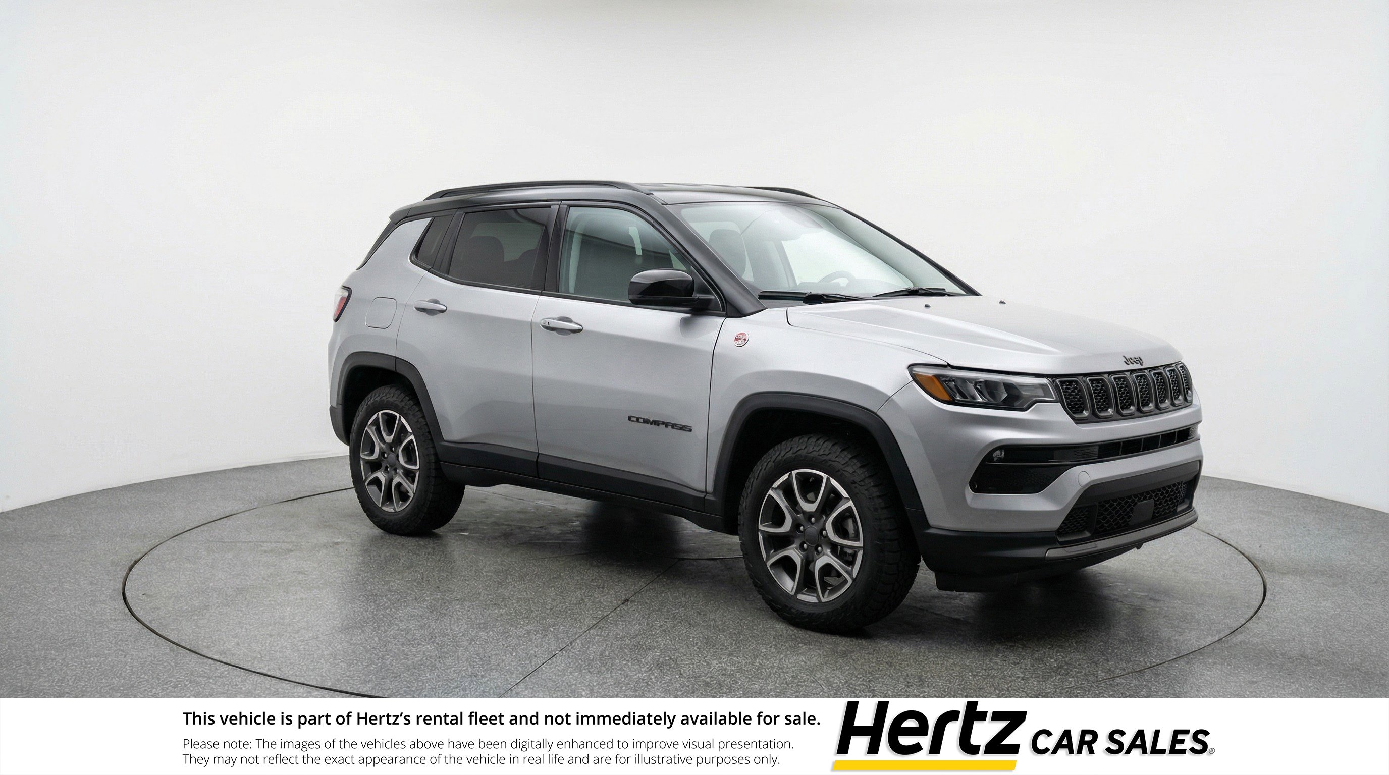 Used 2025 Jeep Compass Trailhawk image 1