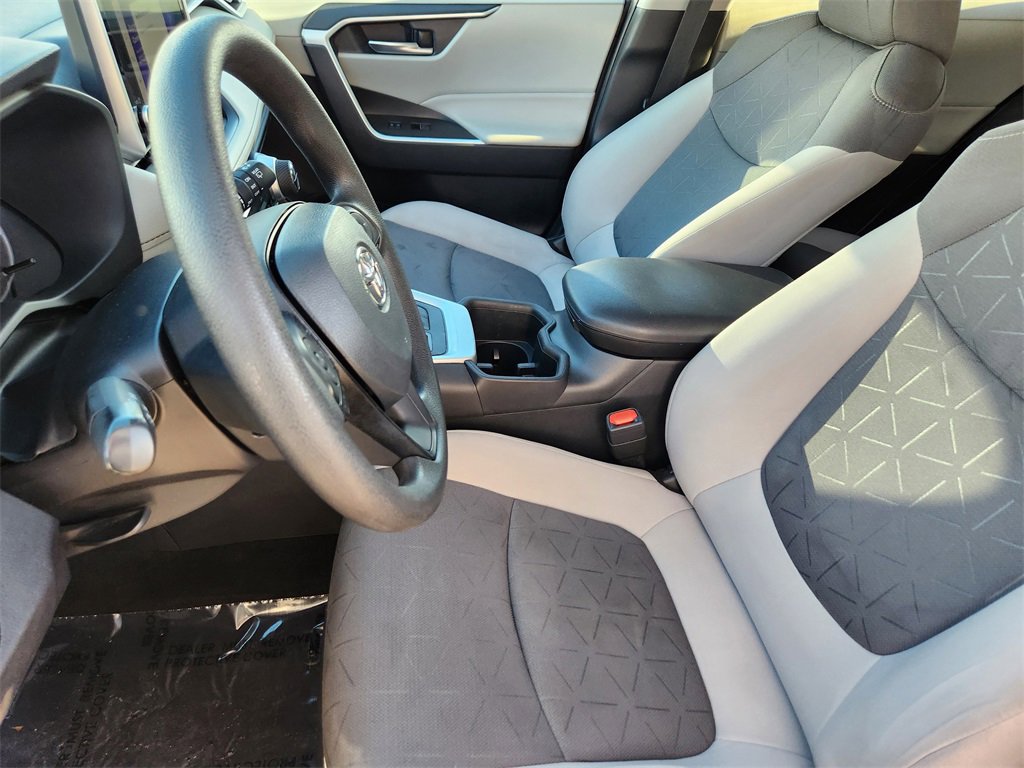 Used 2023 Toyota RAV4 XLE image 5