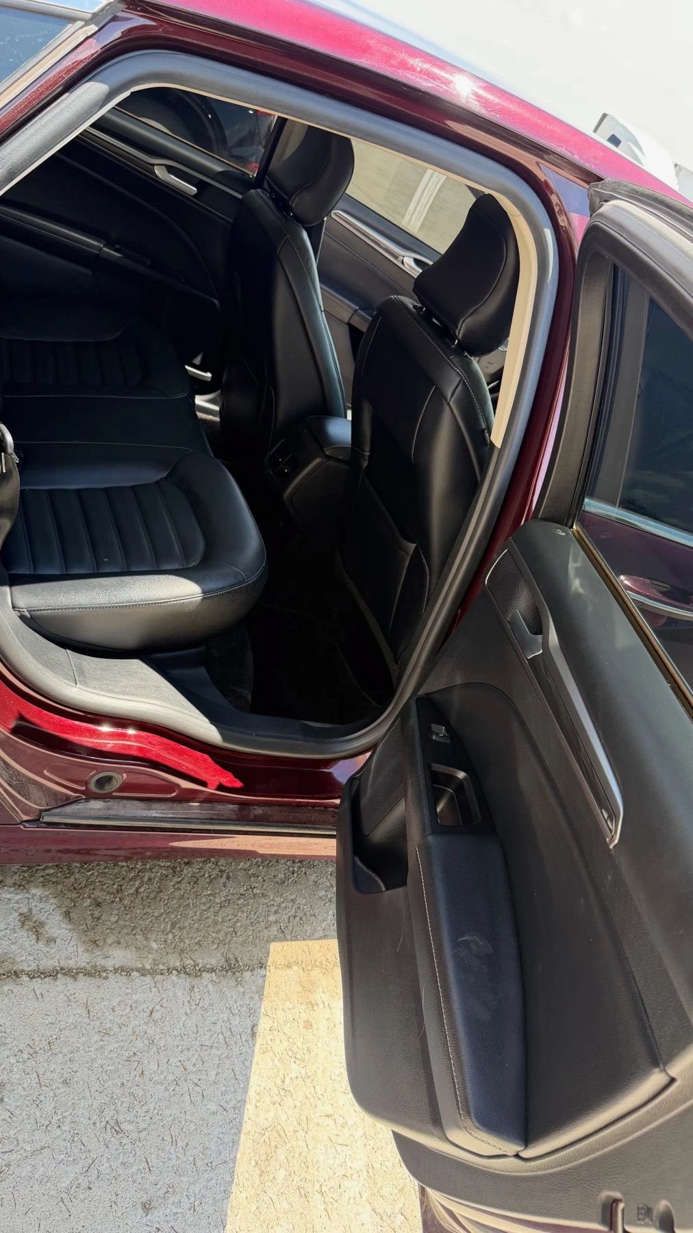 Used 2018 Ford Fusion SE w/ Fusion SE Technology Package FWD image 14