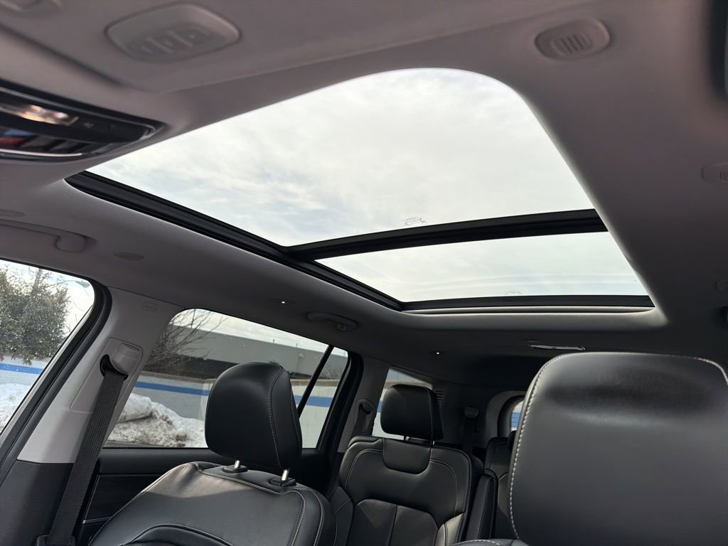 Used 2021 Jeep Grand Cherokee L Limited image 11