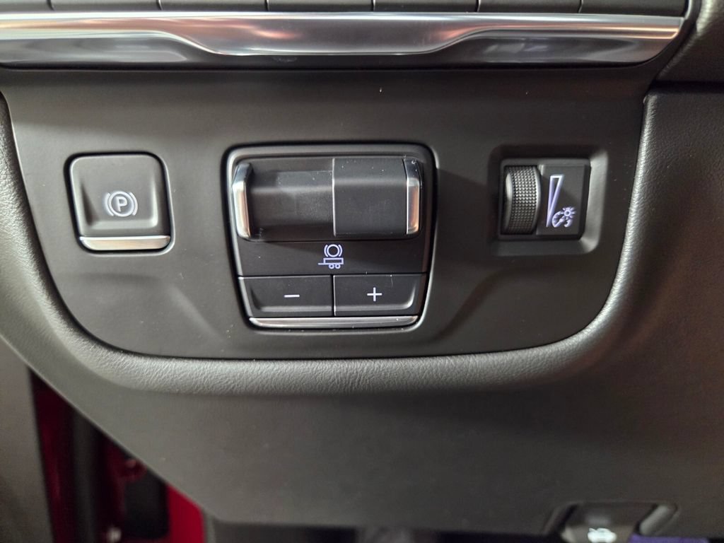 Used 2024 Cadillac Escalade Sport w/ LPO, ONYX Package AWD/4WD image 19