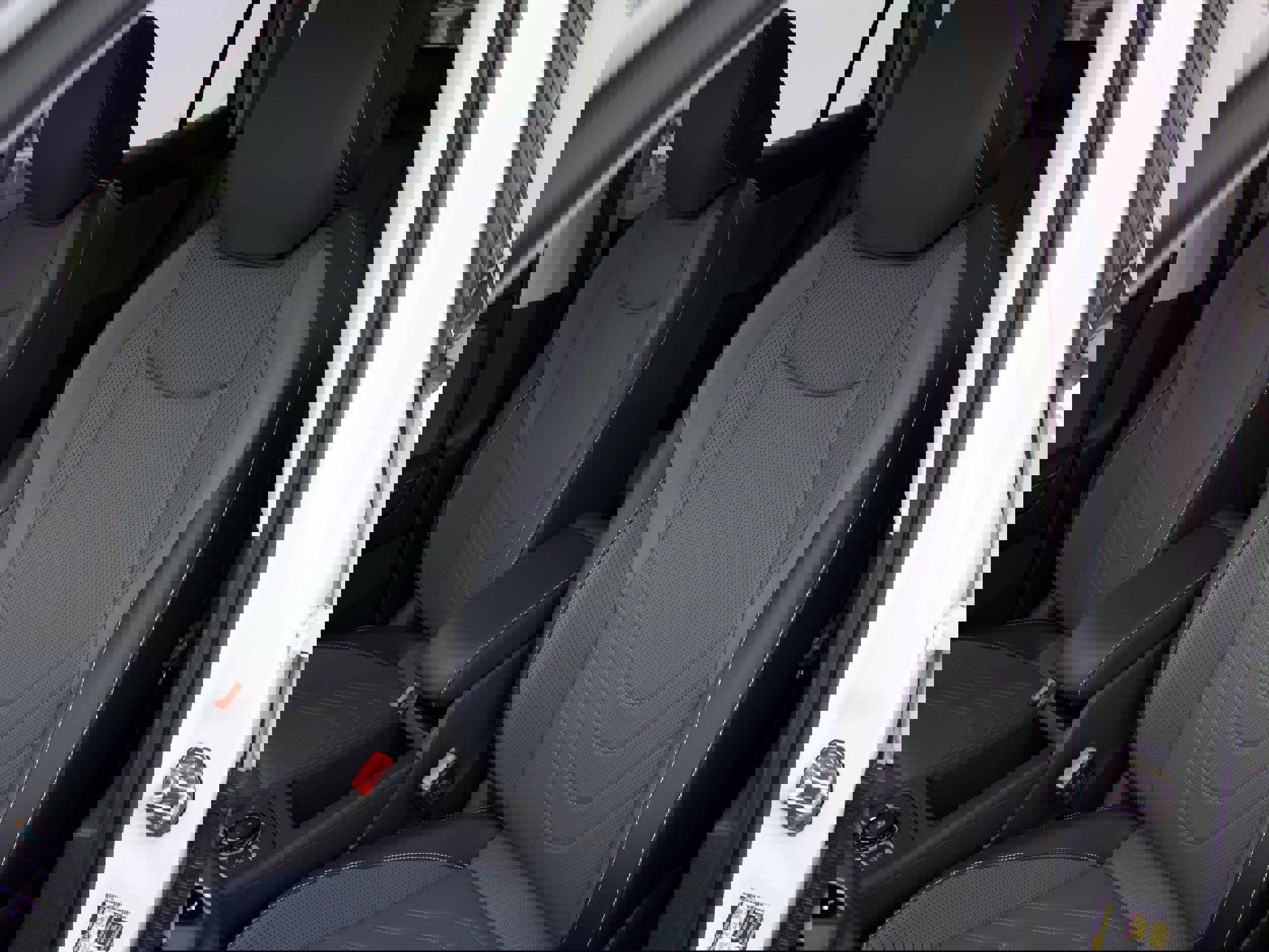 New 2025 Volkswagen Tiguan SE image 12