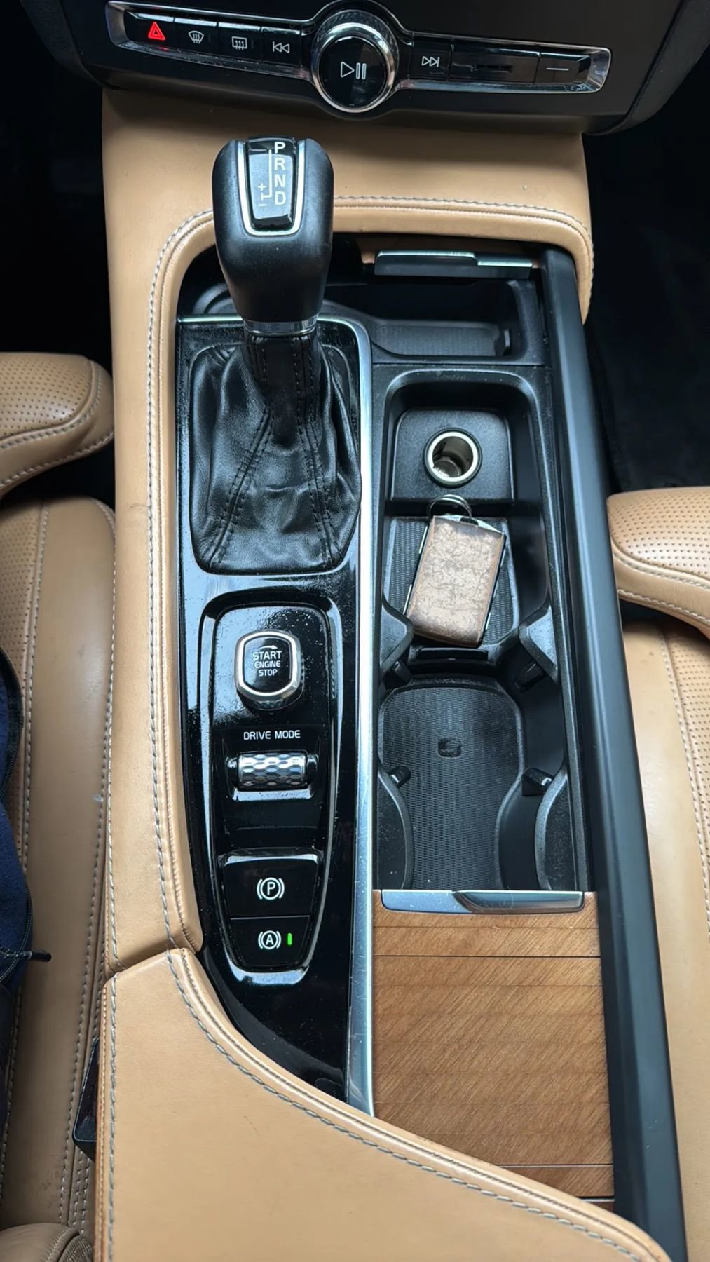 Used 2018 Volvo S90 T6 Inscription w/ Luxury Package image 19