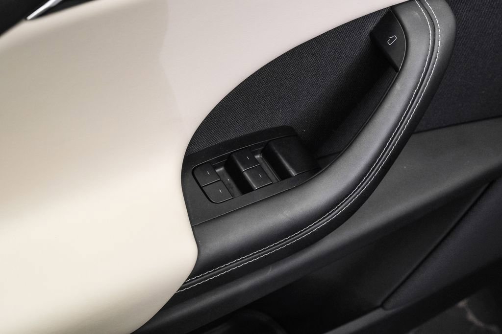 Used 2023 Tesla Model X image 49